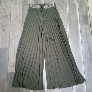 Ooberswank Olive Pleated High Waisted Pants